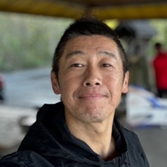 2CHIN.jpg